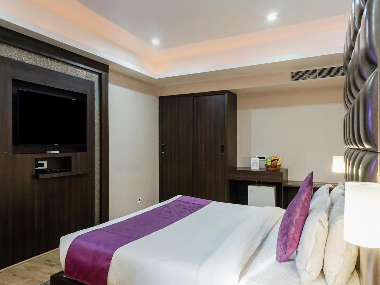 Treebo Tryst The Kalyaniz Guwahati Exterior foto