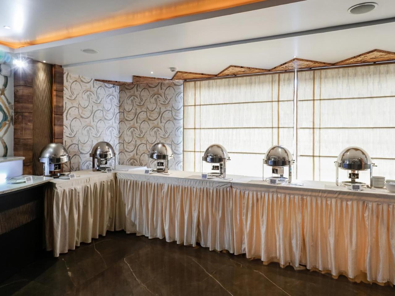 Treebo Tryst The Kalyaniz Guwahati Exterior foto