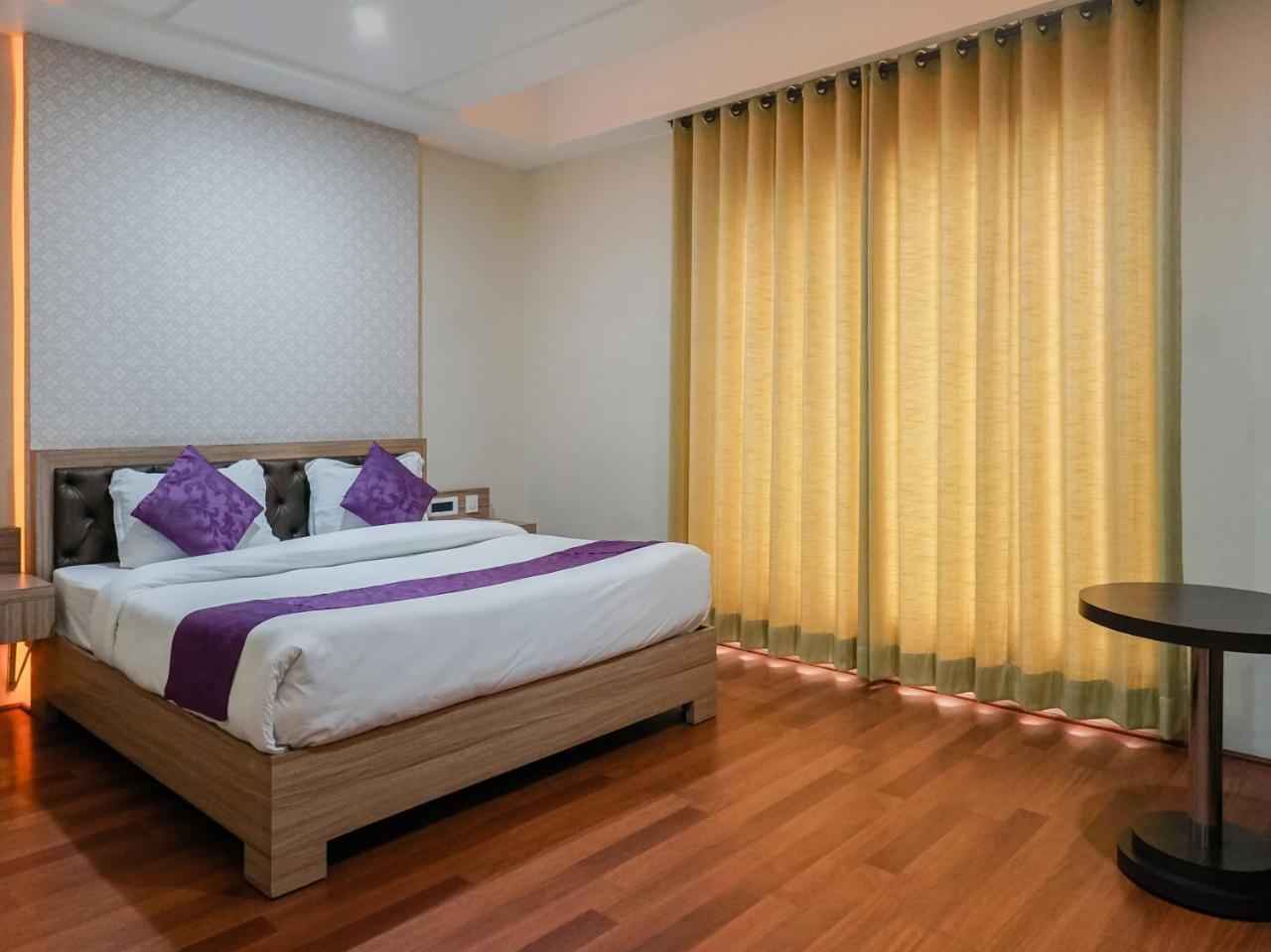 Treebo Tryst The Kalyaniz Guwahati Exterior foto